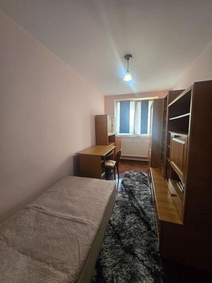 Apartament cu 3 camere decomandat în Abator