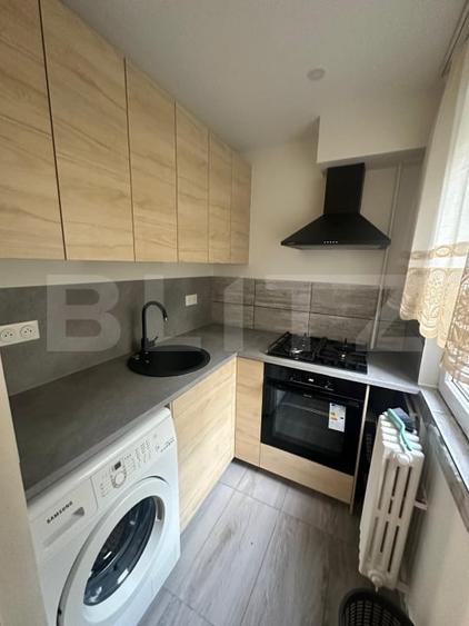Apartament cu 3 camere semidecomandat, mobilat în Dacia