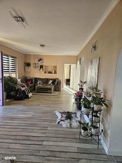 Casă cu 3 camere cu Piscina în Gării