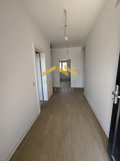 Casă individuală cu 4 camere cu Canalizare în Utvin