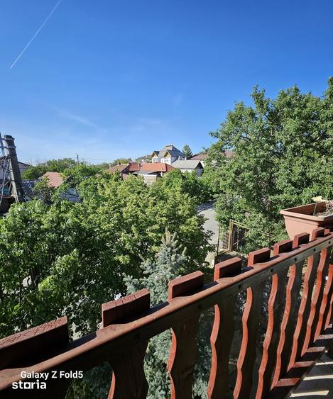 Casă cu 9 camere cu Teren 989 Mp în Oncea