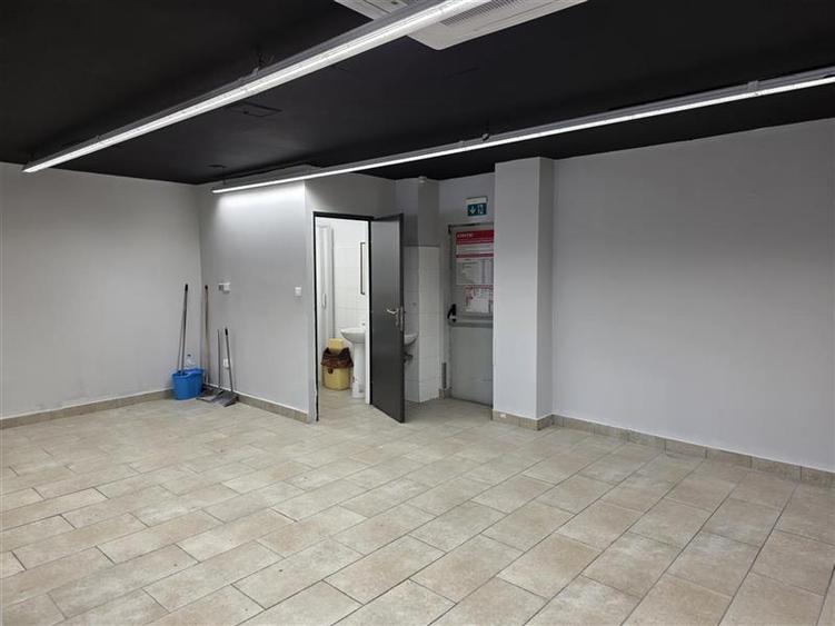 Spațiu comercial, de 330 mp, în Ghencea