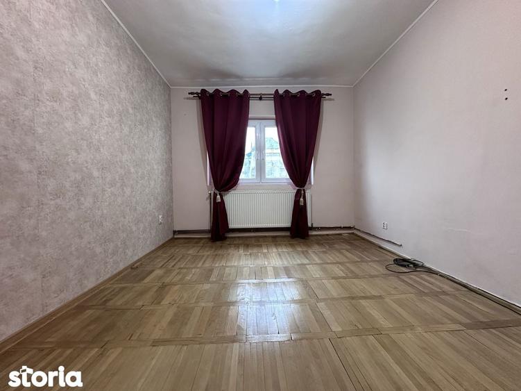 Apartament cu 4 camere decomandat în Micro 5
