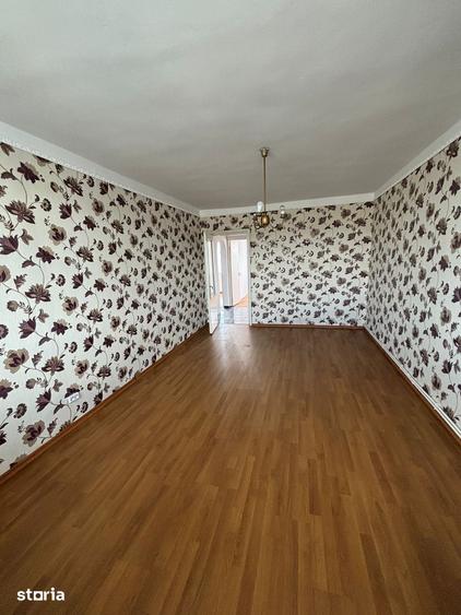 Apartament cu 3 camere decomandat în Alexandru cel Bun