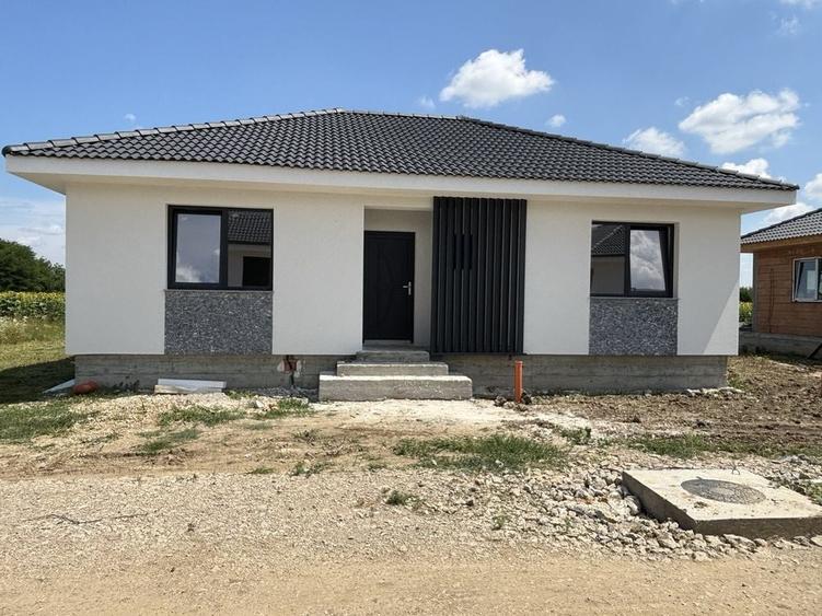 Casă cu 4 camere în Mărtinești