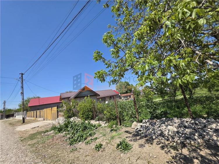Teren agricol intravilan de 1113 mp, în Gălbinași
