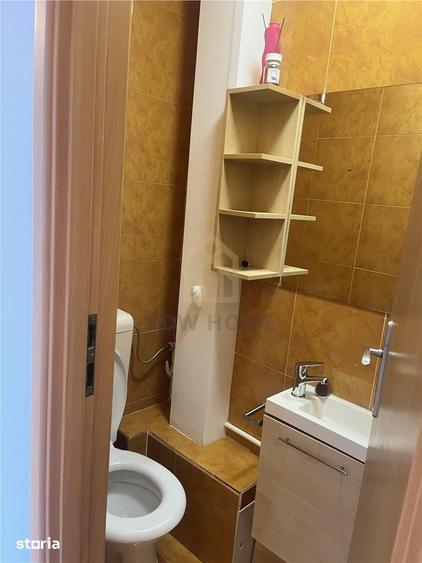 Apartament cu 3 camere decomandat în Tei