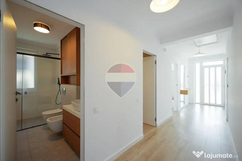 Casă cu 4 camere cu Teren 327 Mp în Oncea