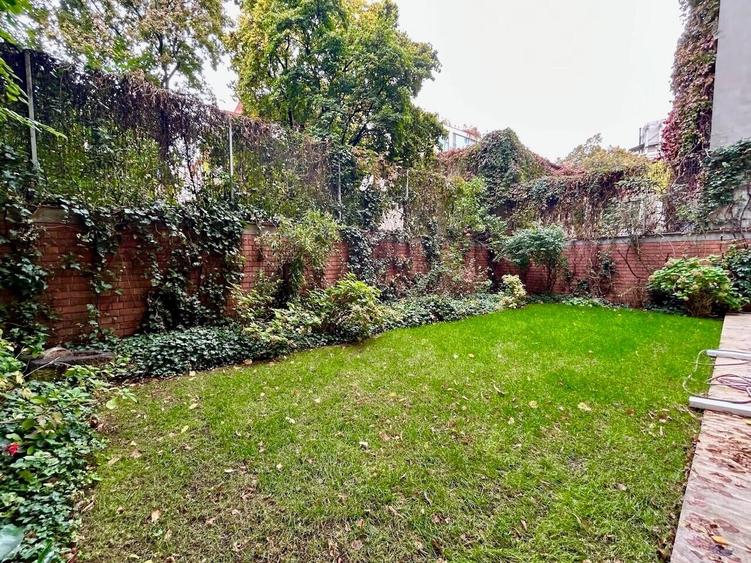 Apartament cu 3 camere decomandat, mobilat în Calea Victoriei