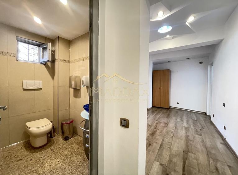 Birou, de 160 mp, în P-ța Romană