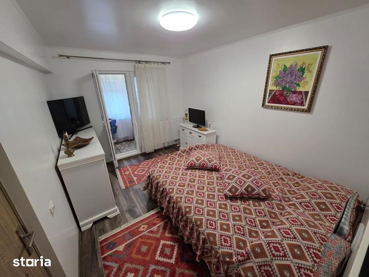 Apartament cu 3 camere decomandat în Exterior Vest
