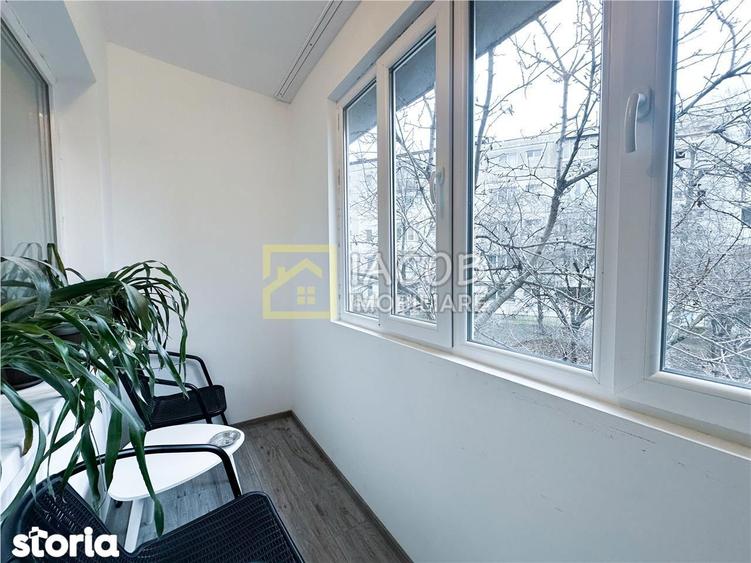 Apartament cu 3 camere semidecomandat în Cornișa