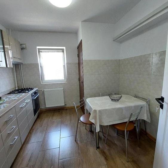 PROPRIETAR inchiriez central ap cu 3 camere decomm - 4
