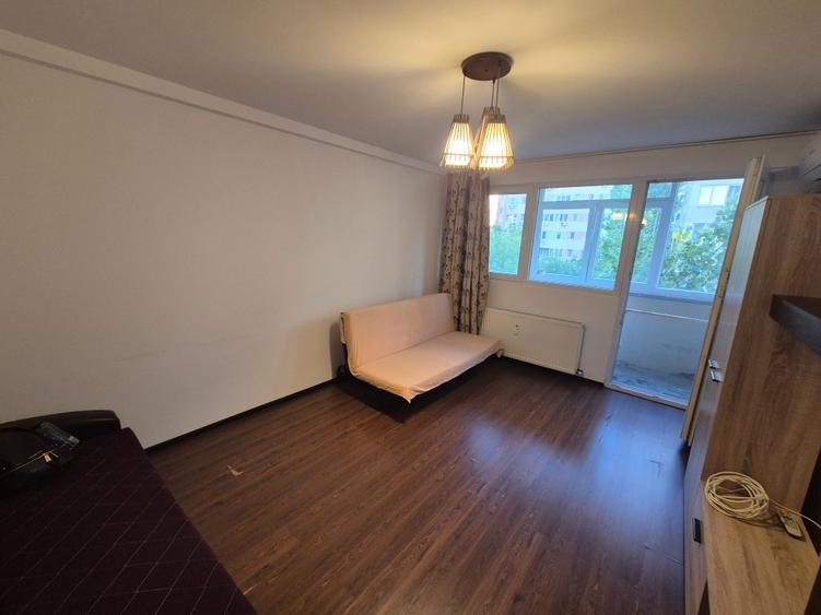 Apartament cu 2 camere decomandat în Drumul Taberei