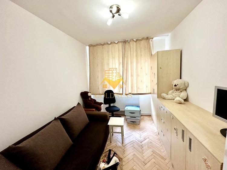 Apartament cu 3 camere semidecomandat, mobilat în Mănăștur