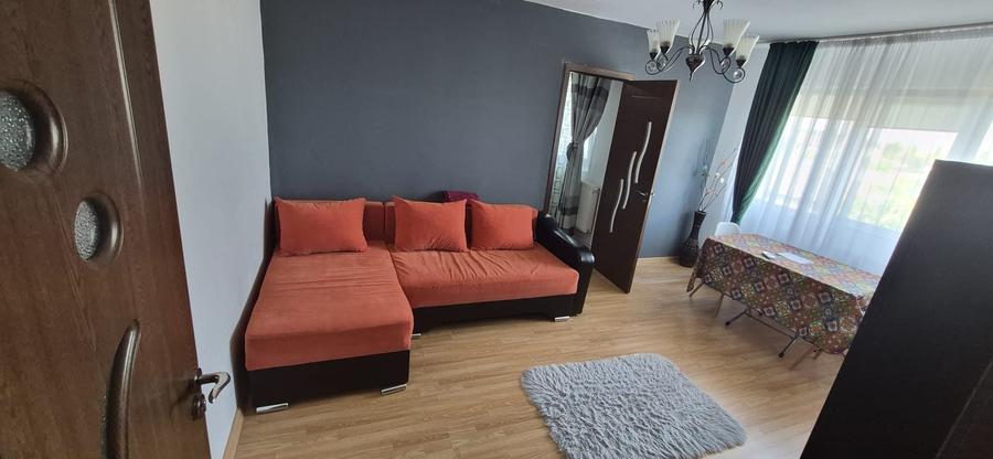 Apartament cu 2 camere nedecomandat în 1 Mai