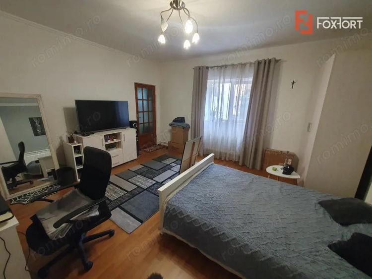 Apartament cu 2 camere decomandat, mobilat în Sinaia