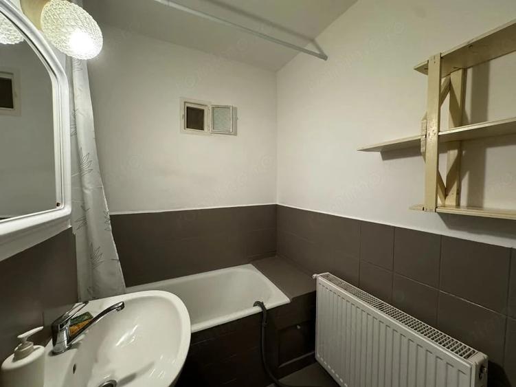 Apartament cu 2 camere semidecomandat în Complex Studențesc