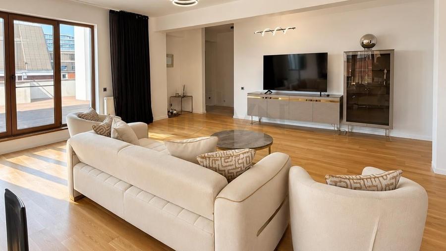 Apartament cu 3 camere semidecomandat, mobilat în Herăstrău