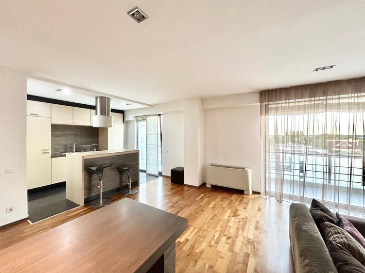 Apartament cu 4 camere decomandat, mobilat în Iancu Nicolae