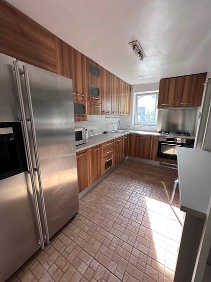 Apartament cu 3 camere decomandat în Domenii