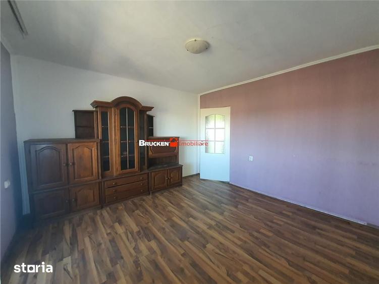 Casă cu 5 camere cu Teren 1463 Mp în Tăut