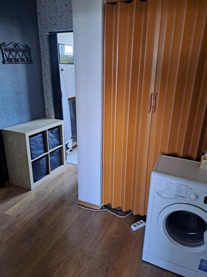 Apartament cu 3 camere semidecomandat în Obor