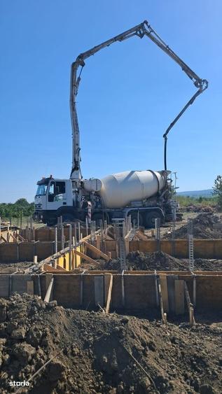 Casă cu 4 camere în Olteni