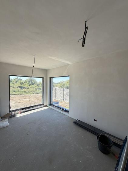 Casă cu 4 camere cu Teren 360 Mp în Cârcea