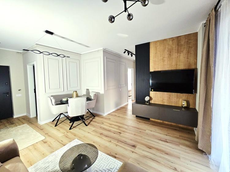 Apartament cu 3 camere semidecomandat în Florești