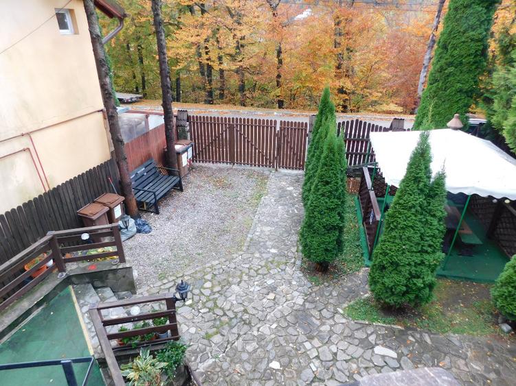 Casă individuală cu 5 camere cu Teren 237 Mp în Zamora