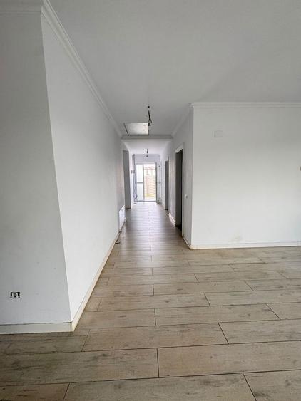 Casă individuală cu 4 camere cu Canalizare în Moșnița Nouă
