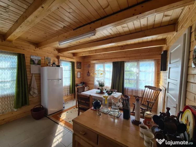 Casă cu 4 camere cu Teren 390 Mp în Izvoru Mureșului