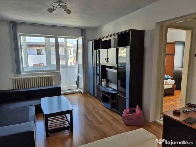 Apartament cu 2 camere semidecomandat în Central