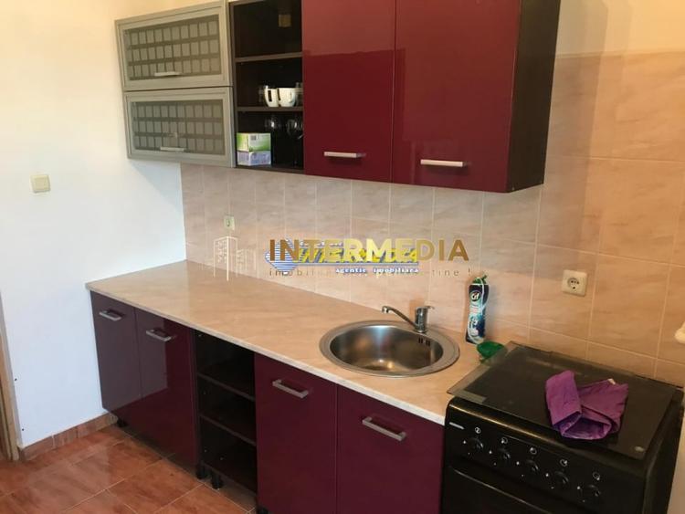 Apartament cu 2 camere decomandat, mobilat în Cetate