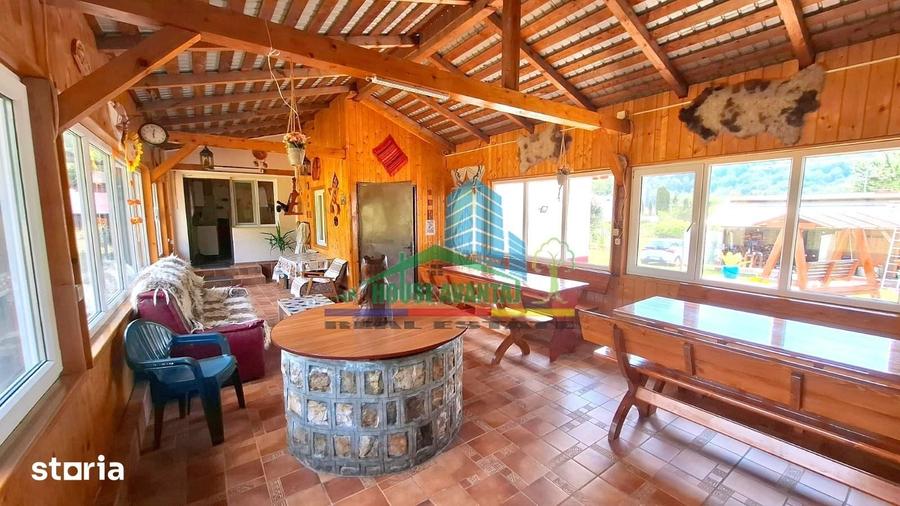 Casă cu 10 camere cu Teren 677 Mp în Tulnici