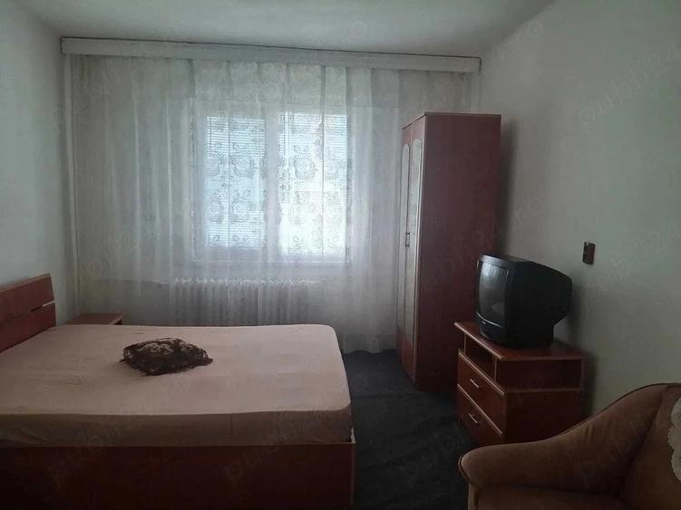 Garsonieră decomandată în Apărătorii Patriei