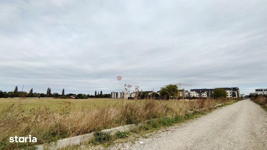 Teren de 5000 mp, în Tractorul