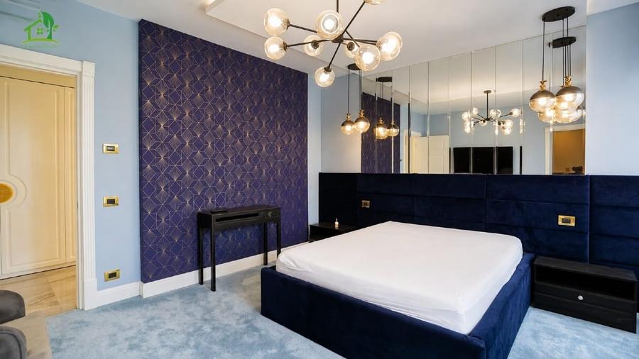 Apartament cu 5 camere decomandat, mobilat în Central