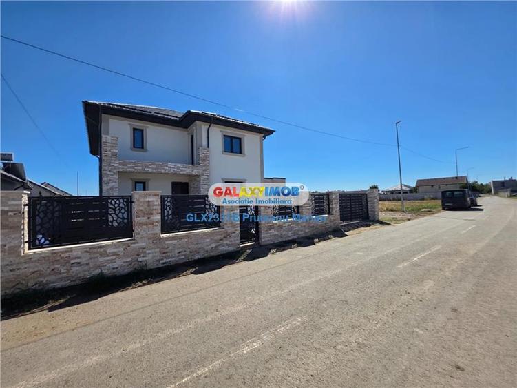 Casă cu 4 camere cu Teren 500 Mp în Domnești