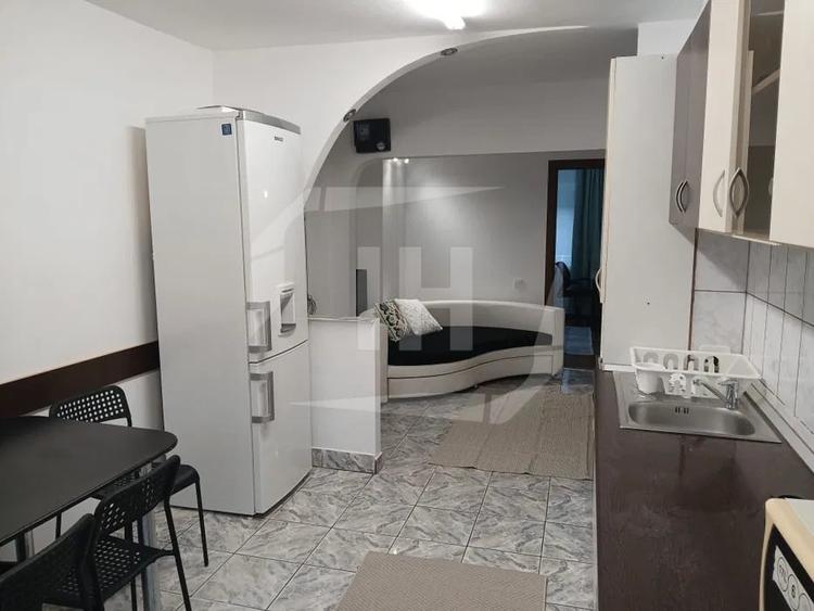 Apartament cu 3 camere decomandat, mobilat în Zorilor