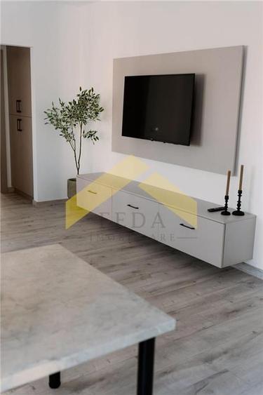 Apartament cu 3 camere semidecomandat în UTA