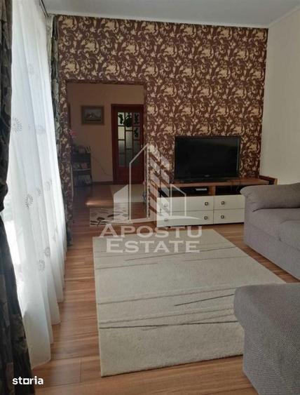 Casă cu 5 camere cu Canalizare în Lipovei