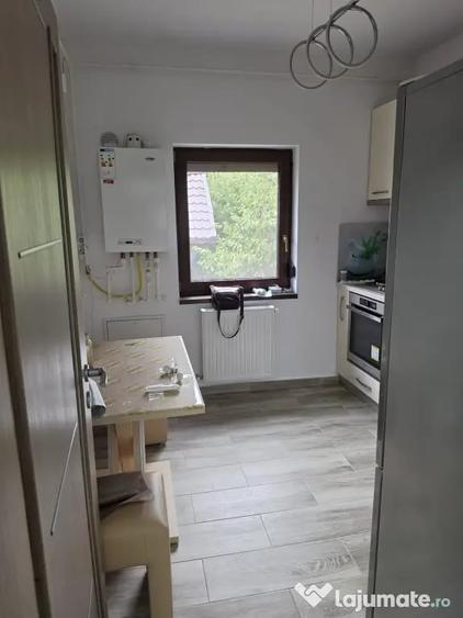 Apartament cu 3 camere decomandat în Valea Lupului