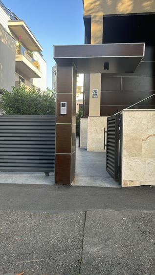 Apartament cu 4 camere în Casin