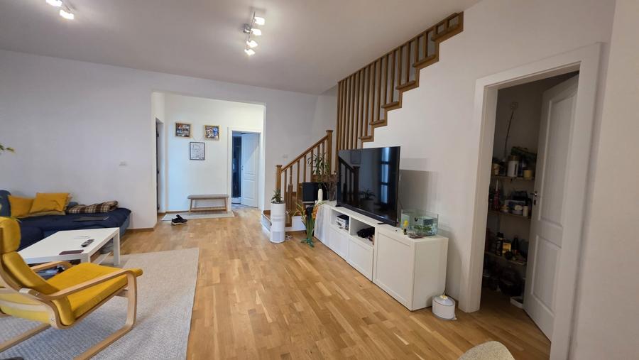Duplex cu 4 camere cu Canalizare în Dumbrăvița