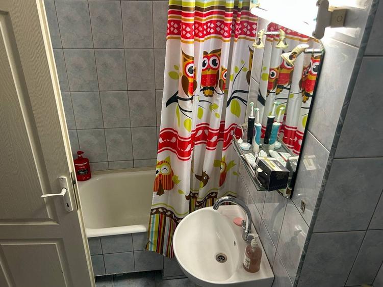 Apartament cu 2 camere decomandat în Între Lacuri