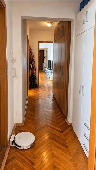 Apartament cu 3 camere semidecomandat, mobilat în Girocului