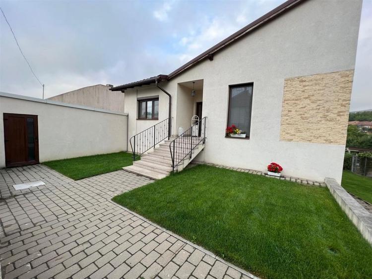 Apartament la Casa 4 Camere 120 mp + Terasa 20 mp + Garaj 60 mp + curte 80mp - 4