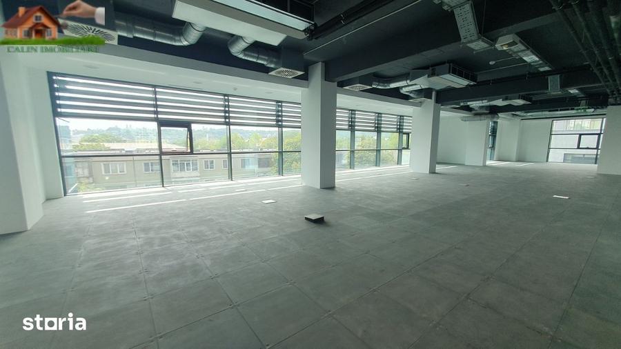 Spațiu comercial, de 200 mp, în Podu Roș